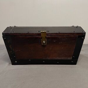 VTG Wooden & Brass Treasure Chest/Trunk Storage/Trinket Box 16x10x8.5”